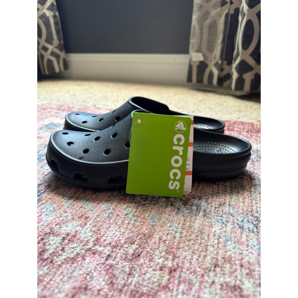 NWT Crocs Freesail Black Slip On Comfort Mules Clogs Women's Size 8 Rare Beach
